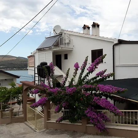 Culjak Διαμέρισμα Τρογκίρ
